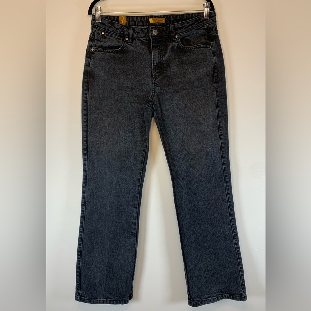 Wrangler Aura Instantly Slimming Straight Leg - Size 10